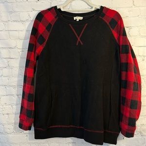 Main Strip Buffalo plaid fleece top w/pockets